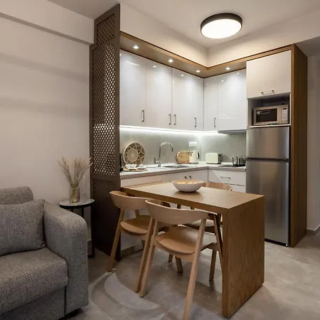 Iris Apartment *