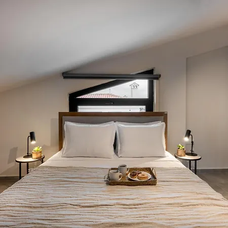 Iris Apartment *