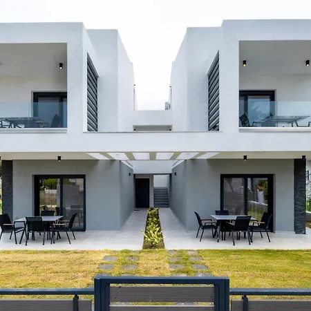 Iris * Nikiti (Sithonia)